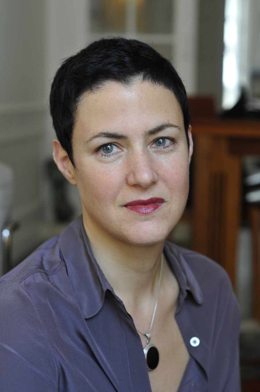 Gisèle Sapiro, élue directrice d’études cumulante par l’assemblée des enseignants en juin 2011